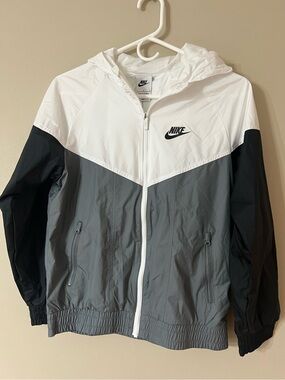 Nike Sportswear Windrunner Hooded Repel Jacket white gray black